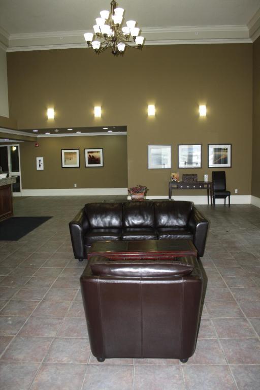 Lakeview Inns & Suites - Edson Airport West Bagian luar foto